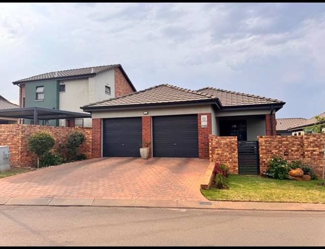 3 BEDROOM HOUSE FOR SALE IN LION PRIDE